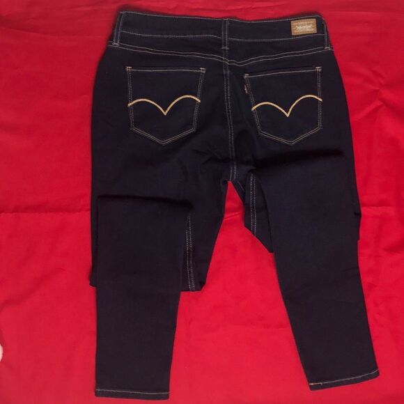 Levi’s Jeans “Legging” NWT Woman Jeans Size W31X30 - Picture 1 of 8
